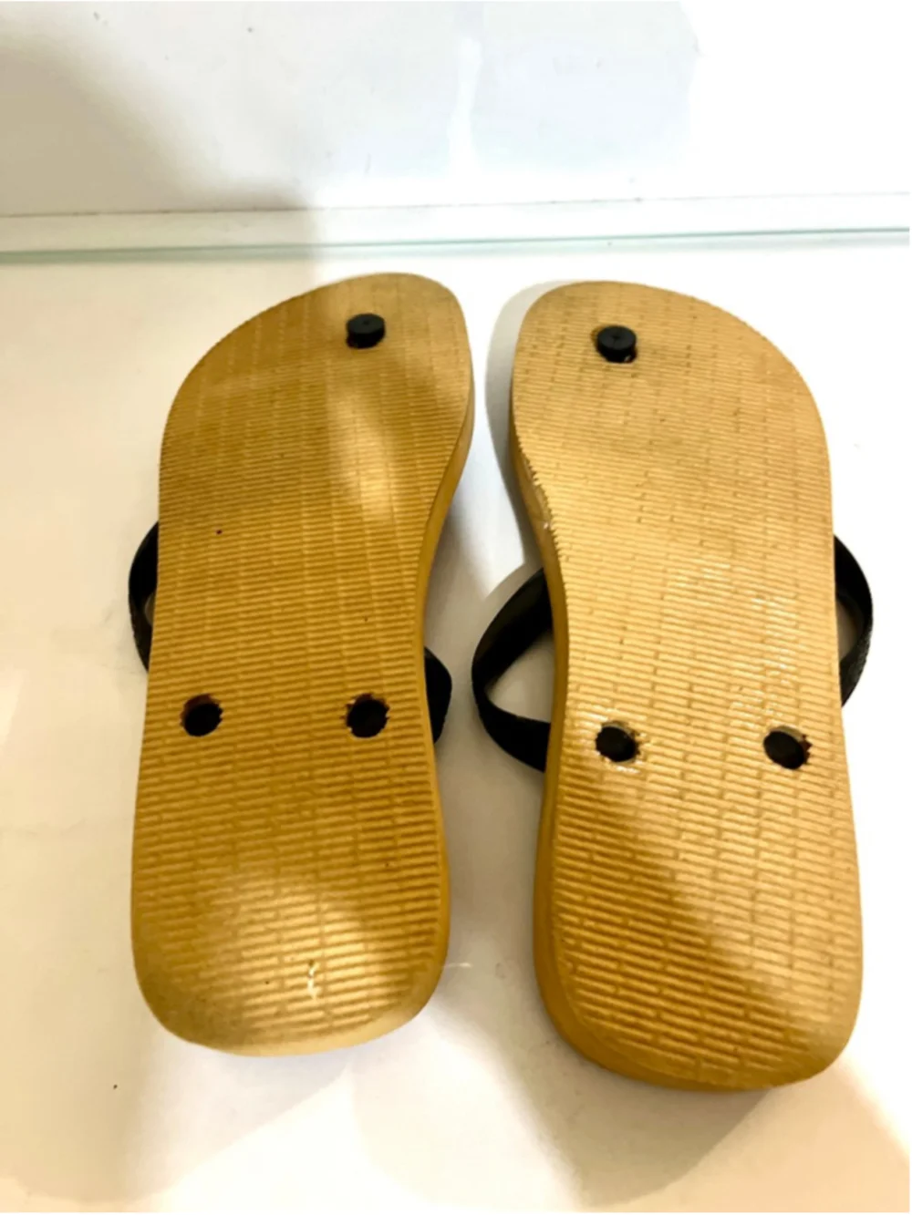 Havaianas Harry Potter Top flip-flops with a crest graphic men size 12-13